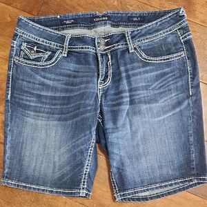 Vigoss Women's Classic Blue Jean Shorts THE NEW YORK BERMUDA SIZE 18